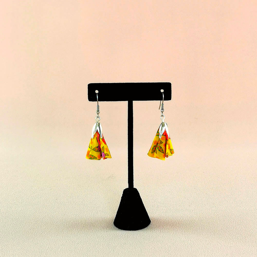 Boucles d’oreilles pompon en tissu