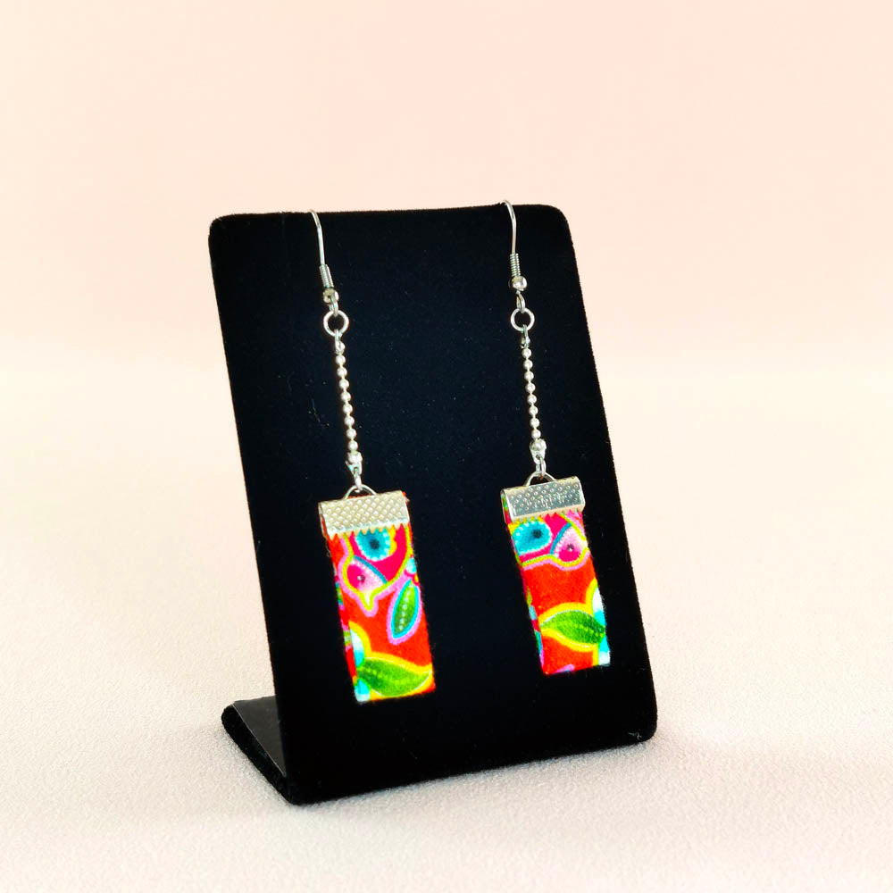 Boucles d’oreilles pendantes rectangles en tissu