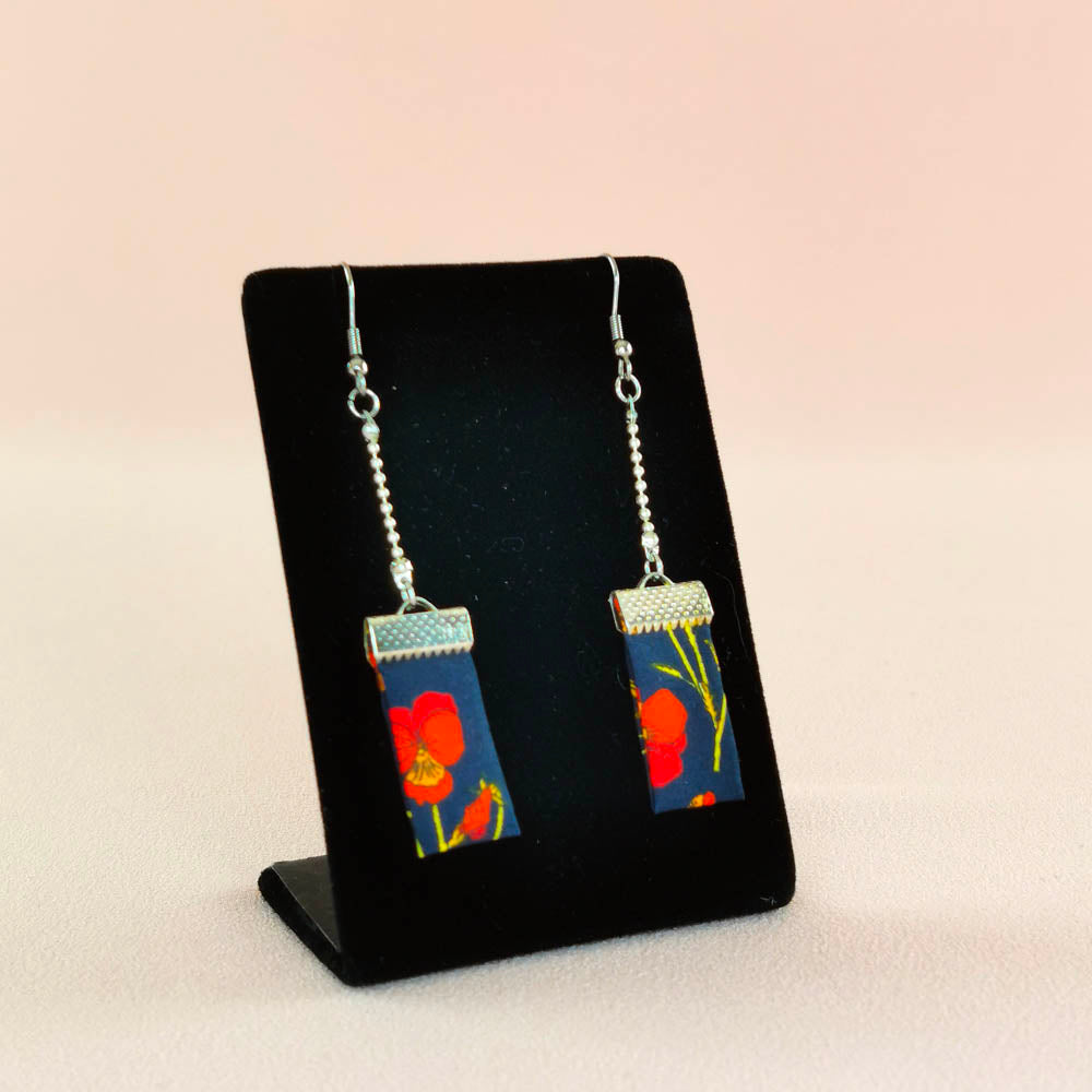 Boucles d’oreilles pendantes rectangles en tissu