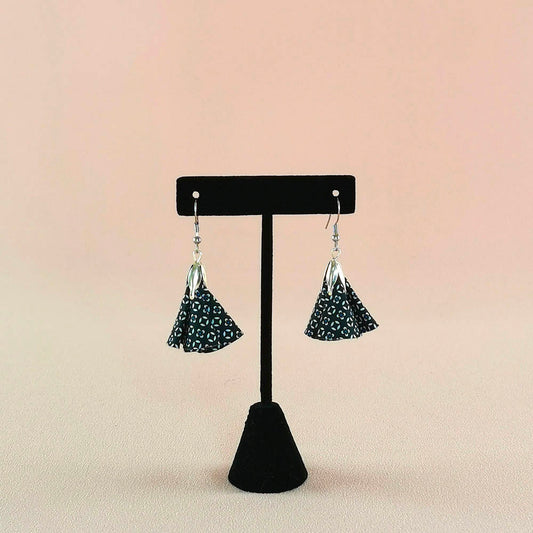 Boucles d’oreilles pompon en tissu