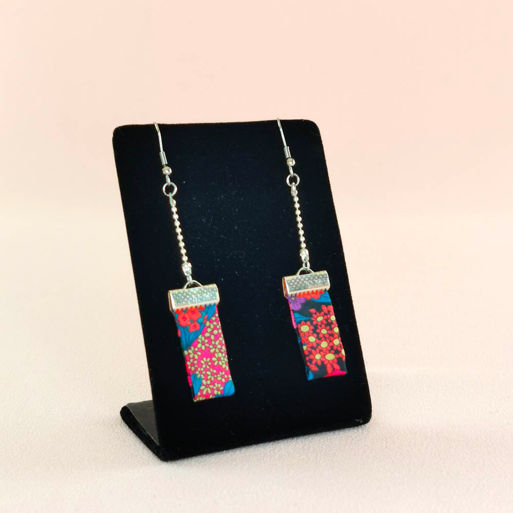 Boucles d’oreilles pendantes rectangles en tissu